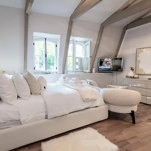 Gorgeous Modern Loft With Mezzanine In Old Ville de Québec
